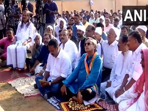 Congress MP Shashi Tharoor with people in Thiruvananthapuram, Kerala.  (Photo/ANI) 
