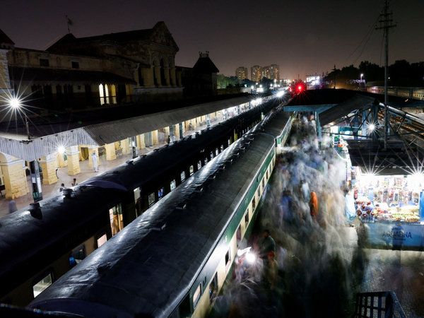 Karachi railway station on Eid (Photo/Reuters) 