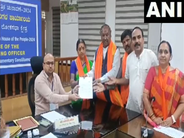 BJP rebel Eshwarappa files nomination from Shivamogga. (Photo/ANI)