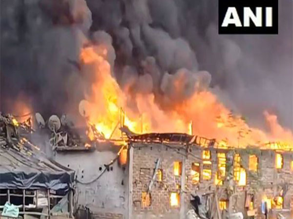 Fire breaks out in slum at Jessore Road in Kolkata (Photo/ANI)