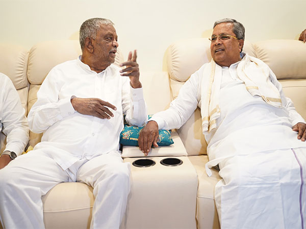 Karnataka CM Siddaramaiah meets BJP MP from Chamarajanagar Srinivas Prasad. (Photo/ANI)