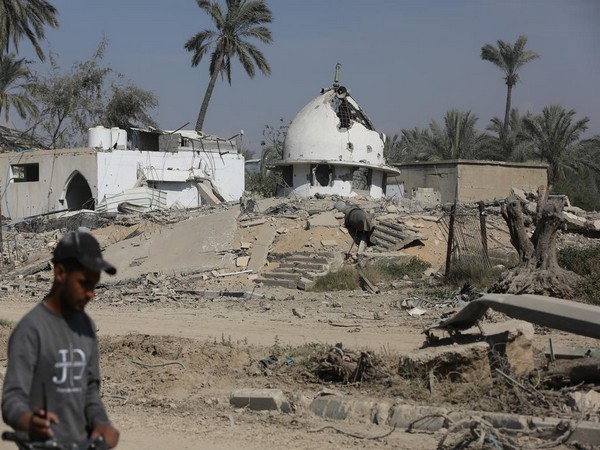Palestinian residents of Khan Yunis return to their homes (Photo/TPS)