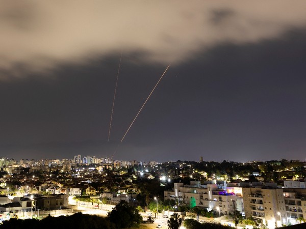 An anti-missile system operates after Iran launched drones and missiles towards Israel, as seen from Ashkelon, Israel (Photo/Reuters)