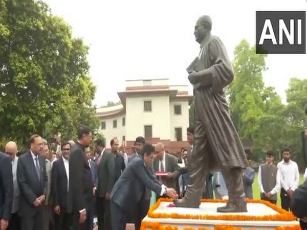 CJI DY Chandrachud pays floral tributes to BR Ambedkar's statue (Photo/ANI)