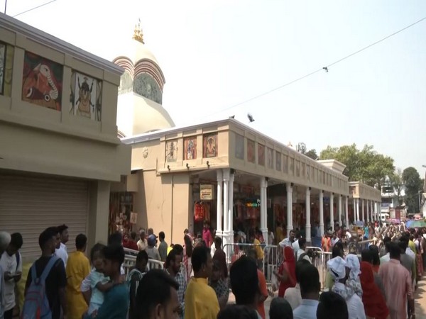 Devotees throng Kalighat Temple on Bengali New Year's Day (Photo/ANI)