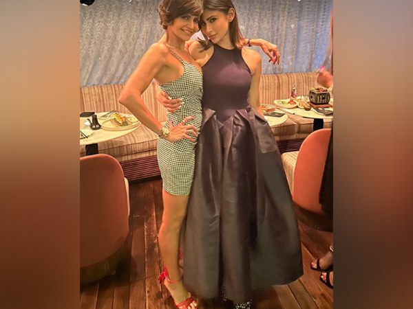 Mouni Roy with Mandira Bedi (Image source: Instagram) 