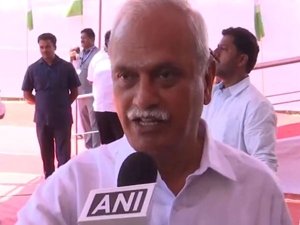 Congress leader V Vaithilingam (Photo/ANI)