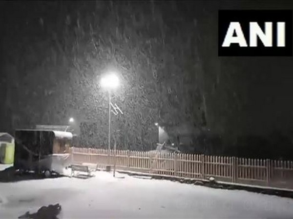Sonamarg received fresh spell of snowfall on Monday evening. (Photo/ANI)