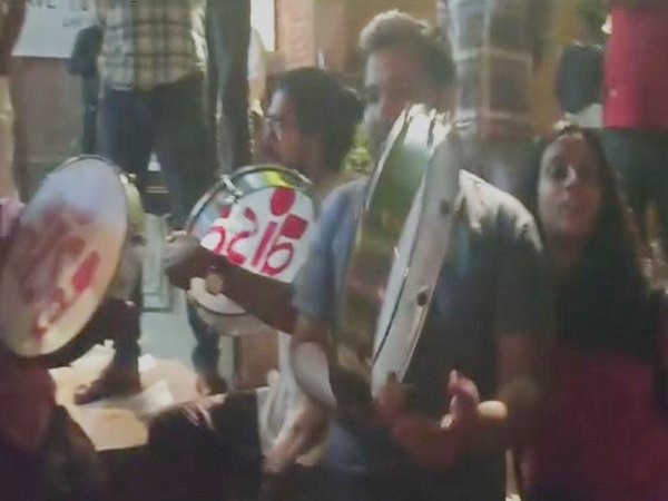 JNU students stage demonstration outside Mahanadi hostel. (Photo/ANI)