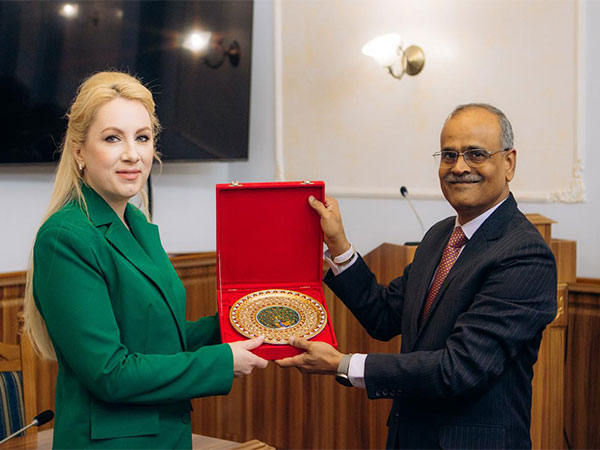 Indian ambassador to Ukraine, Harsh Jain with governor of Ivano-Frankivsk, Svitlana Onyshchuk (Photo credits: X/@IndiainUkraine)