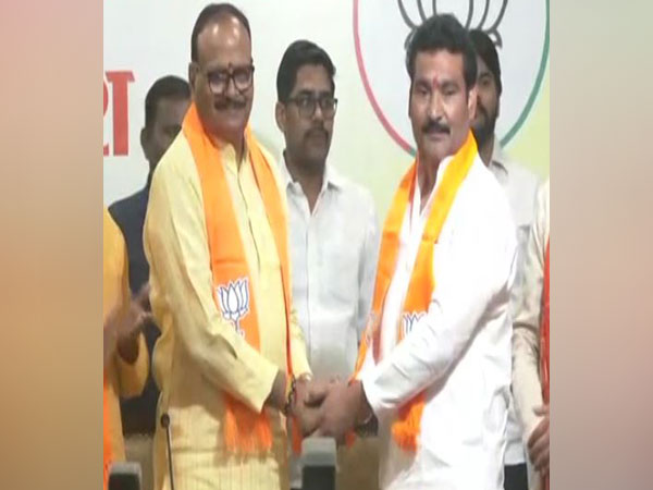 Former Samajwadi Party leader Sanjeev Katiyar joins BJP (Photo/ANI)