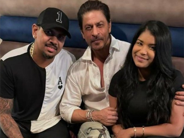 SRK with Sunil Narine, Anjellia Suchit (Image source/X)