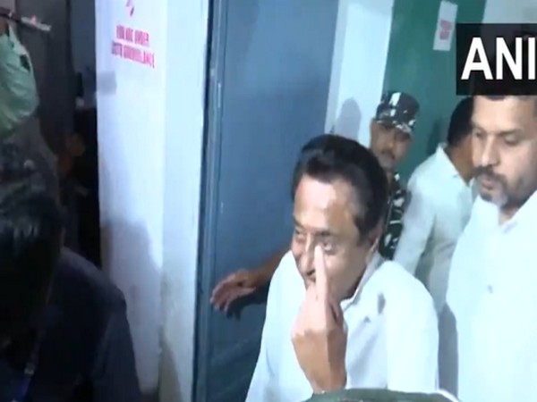 Kamal Nath casts his vote in Chhindwara (Photo/ANI)