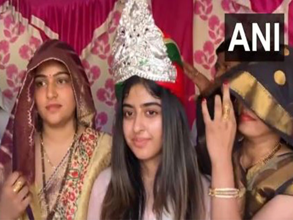 Samajwadi Party MP Dimple Yadav's daughter Aditi campaigns for the party (Photo/ANI)