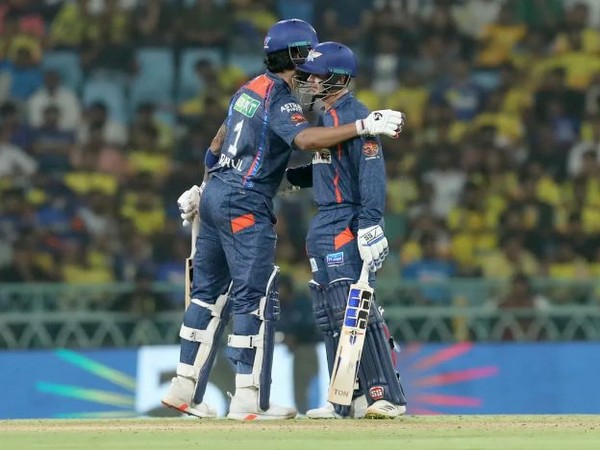 KL Rahul and Quinton de Kock had a fine century partnership. (Photo- IPL Twitter)