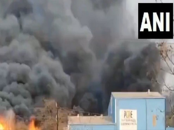 Fire breaks out at chemical godown in Kalamgaon (Photo/ANI)