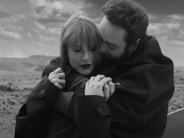 Taylor Swift, Post Malone in a still from 'Fortnight' (Image source: YouTube)