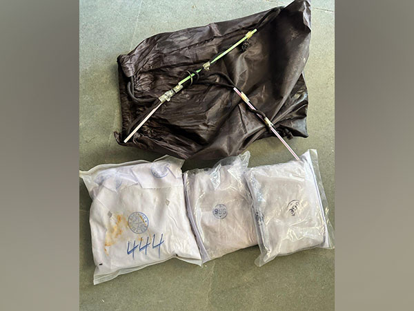 BSF recovers three packets of narcotic substance in border area of Fazilka district (Image/ANI)