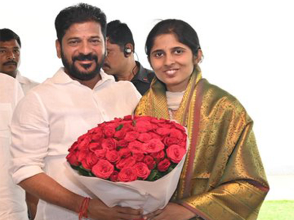 Telangana CM Revanth Reddy congratulates AIR 3 UPSC topper (Image/@revanth_anumula)