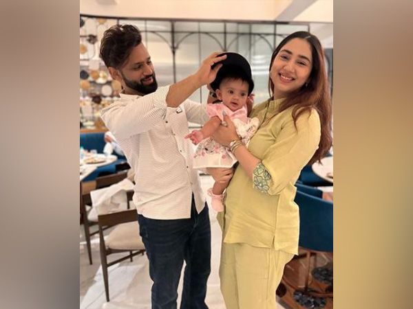 Rahul Vaidya, Disha Parmar with daughter(Image source/Instagram)