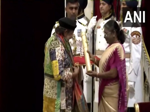 Mithun Chakraborty, President Droupadi Murmu (image source: X)