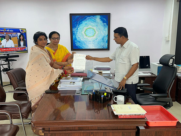 BJP candidate Madhavi Latha files complaint against AIMIM's Asaduddin Owaisi (Photo/ANI)