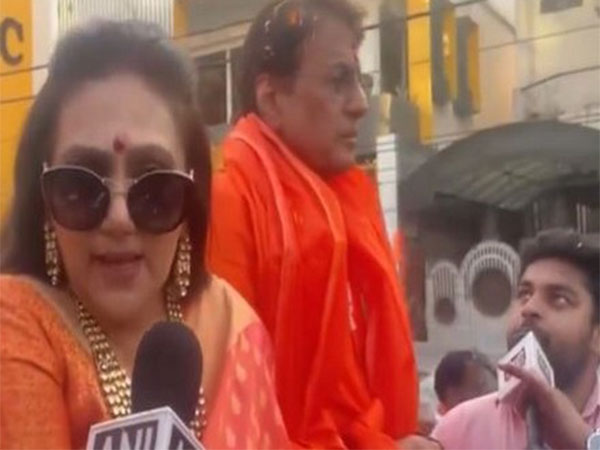 Ramayana actress Dipika Chikhlia Topiwala holds roadshow in Meerut (Photo/ANI)