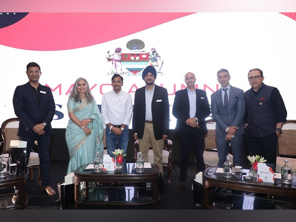 From L-R: Anirudha Taparia, Pooja Kothari, Vikas Khemani, Devinjit Singh, Gagan Randev, Naveen Gogia, Pankaj Karna
