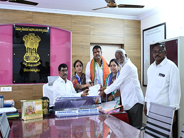 YSRCP's Srinivasa Rao files nomination in Bheemunipatnam (Photo/ANI)