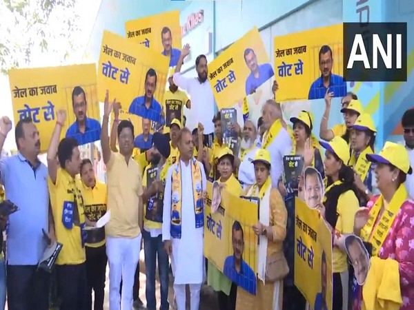 AAP leaders stage protest over Delhi CM Arvind Kejriwal's arrest (Photo/ANI) 