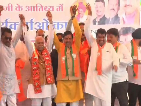 Madhya Pradesh CM Mohan Yadav along with the councillors. (Photo/ANI)