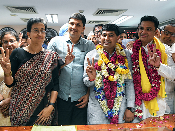 AAP Delhi Mayor candidate Mahesh Khichi and Deputy Mayor Candidate Ravindra Bharadwaj (File Photo/ANI)