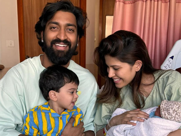 Cricketer Krunal Pandya's family (Image source: Instagram)