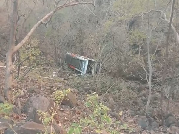 A passenger bus fell into a 50 feet deep gorge in the hills of Karauli village on the Madhya Pradesh-Maharashtra border (Photo/ANI)