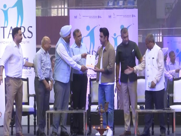Amit Sadh being felicitated at the outh National Games 2024 opening ceremony (Photo: ANI)