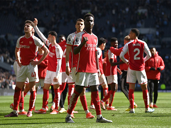 Bukyo Saka celebrating with the Arsenal team (Photo: Arsenal/X)