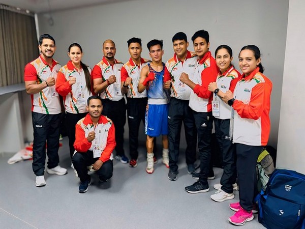 Jadumani Singh (centre) celebrating his win. (Photo- BFI)