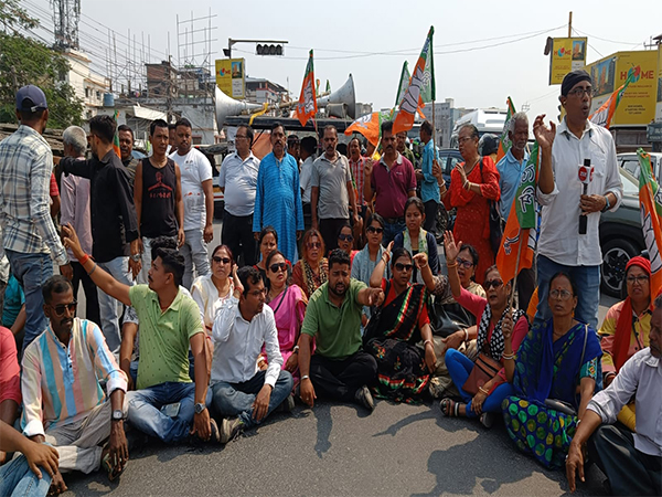 12-hour 'Bandh' in Siliguri after alleged attack on BJP workers by TMC members (Photo/ANI)