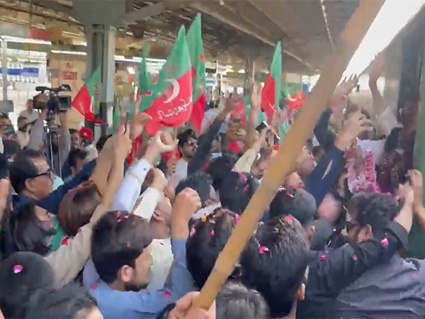 Pakistan Tehreek-e-Insaf holds 'Train March' in Sukkur (Screengrab of video posted by @PTIKarachi_ on X)