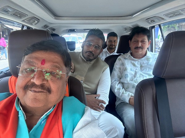 Congress nominee (in spectacles) with Kailash Vijayvargiya (Photo/X) 