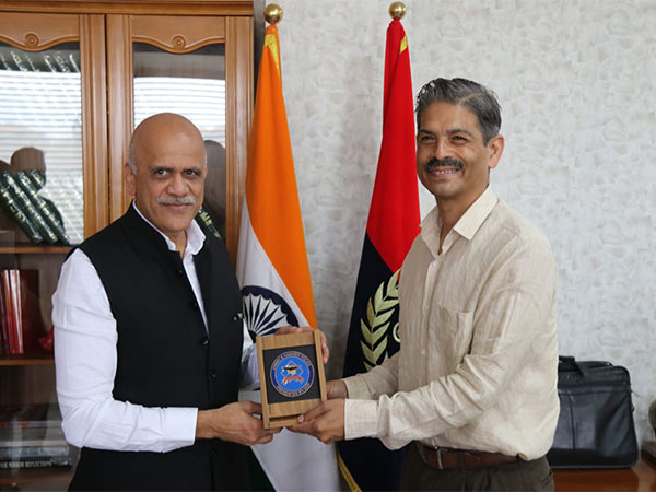 DG NIA Sadanand Vasant Date with his Jammu and Kashmir counterpart, RR Swain (Photo credit/J&K police)