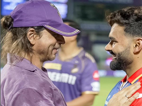 Actor Shah Rukh Khan and cricketer Rishabh Pant (Image source: KKR)