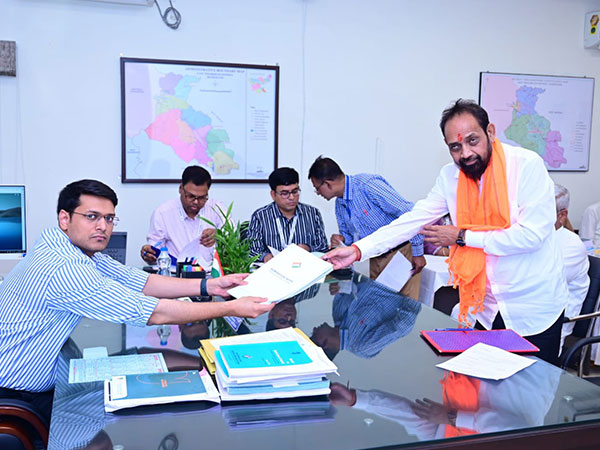 BJP candidate Bidyut Baran Mahato files nomination for Jamshedpur Lok Sabha seat (Image/ANI)