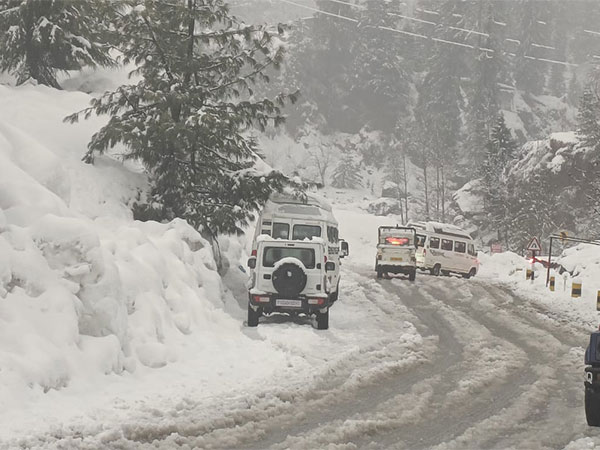 Atal Tunnel open for traffic movement after snow clearance operations (Image/@SpokespersonMoD)