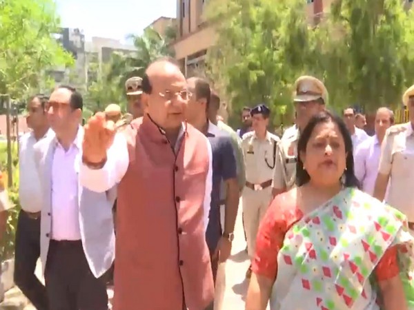 Delhi LG VK Saxena at DAV School (Photo/ANI)