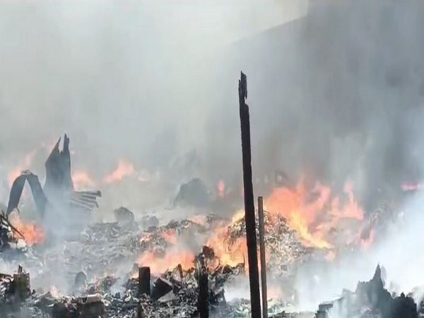 Massive fire engulfs slums in Delhi's Shahbad Dairy area (Image/ANI)
