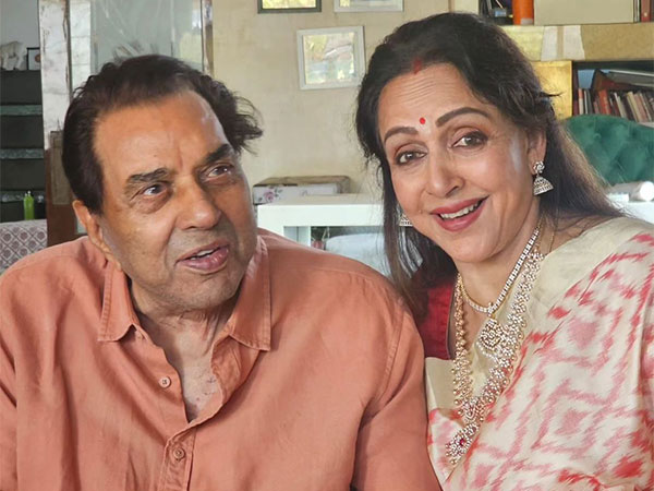 Hema Malini, Dharmendra (Image Source: Instagram)