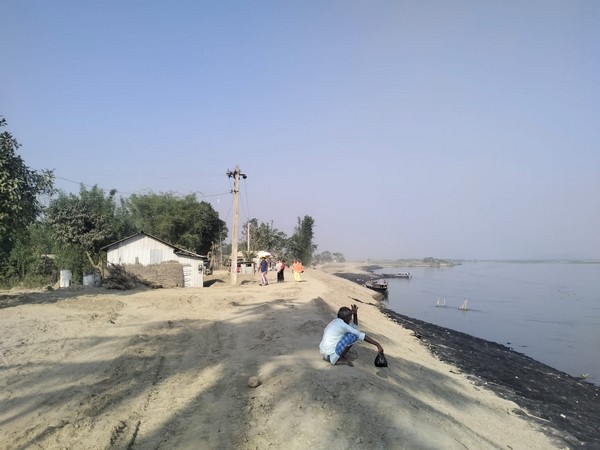 Many families displaced in Assam's Barpeta  due to Brahmaputra River bank erosion (Photo/ANI)