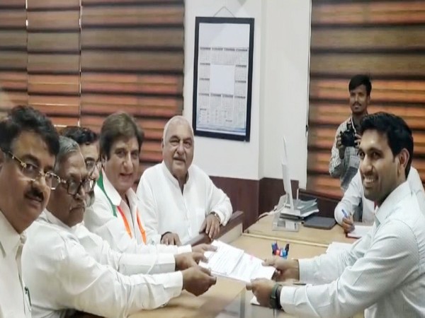 Congress Gurgaon Lok Sabha seat candidate Raj Babbar (Photo/ANI)