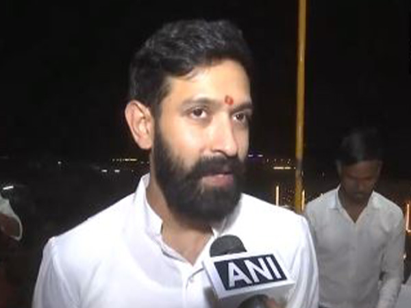 Bollywood actor Vikrant Massey at Varanasi (Photo/ANI)